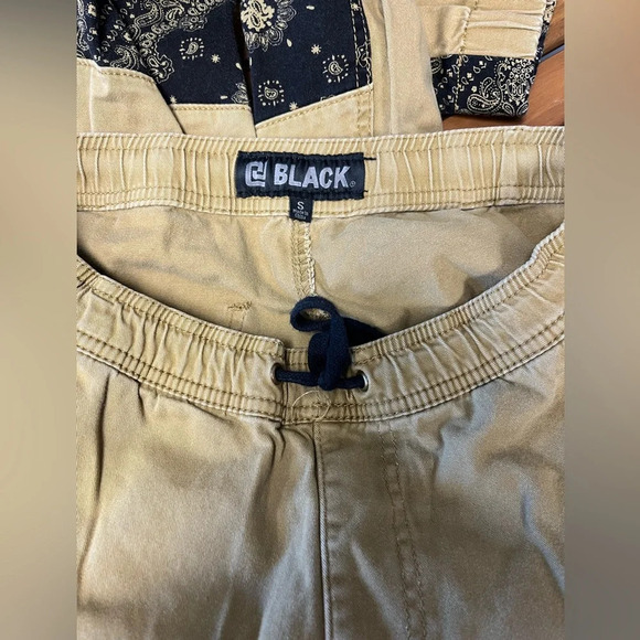 Black pants - Picture 3 of 4